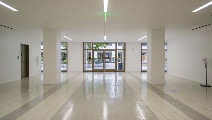 The-Park-Calabasas-Main-Building-VIP-Parking-014