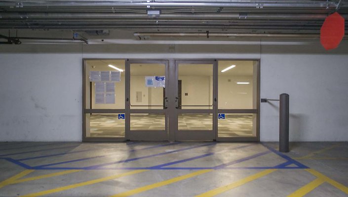 The-Park-Calabasas-Main-Building-Tenant-Parking-005