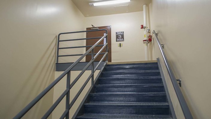 The-Park-Calabasas-Stairwell-003
