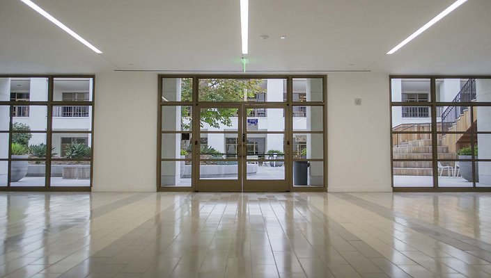 The-Park-Calabasas-Main-Building-VIP-Parking-018