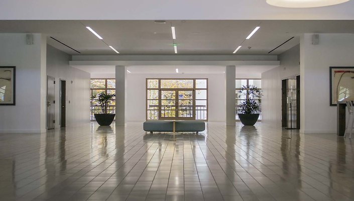 The-Park-Calabasas-Main-Building-Lobby-002