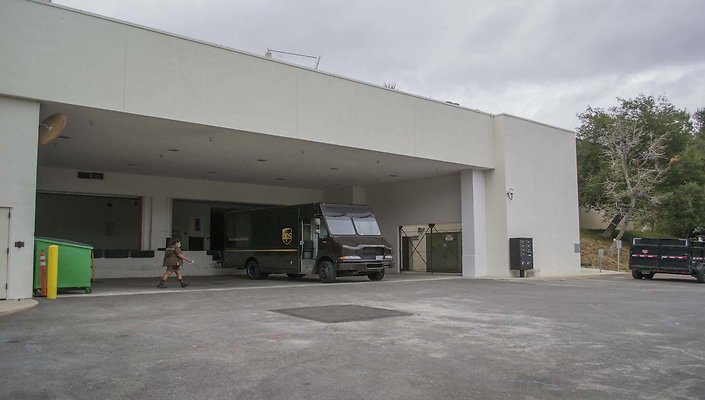 The-Park-Calabasas-Loading-Dock-004