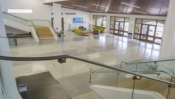 The-Park-Calabasas-Main-Building-Lobby-043