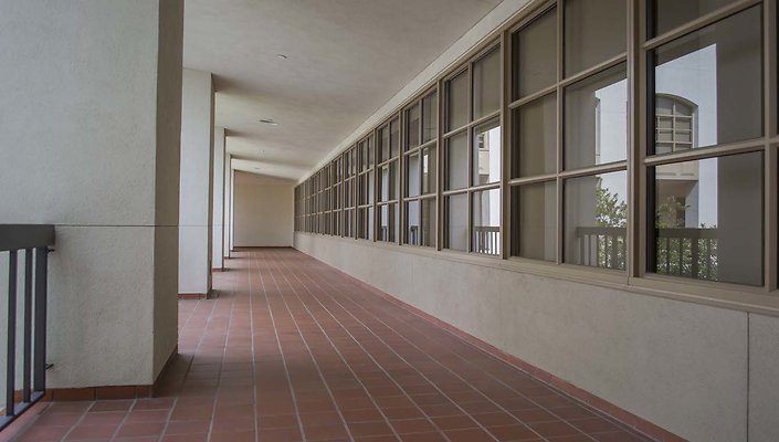The-Park-Calabasas-Main-Building-Courtyard-020