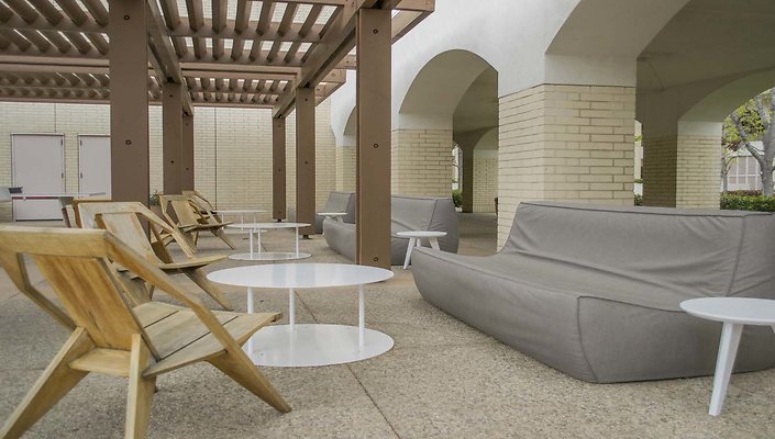 The-Park-Calabasas-Main-Building-Terrace-Pergulas-009