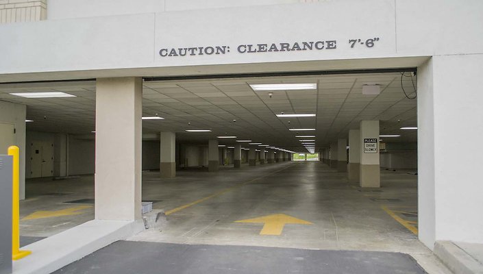 The-Park-Calabasas-Main-Building-VIP-Parking-002
