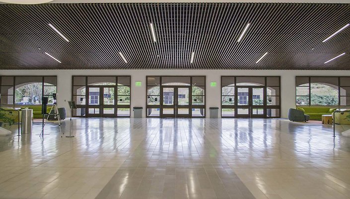 The-Park-Calabasas-Main-Building-Lobby-034