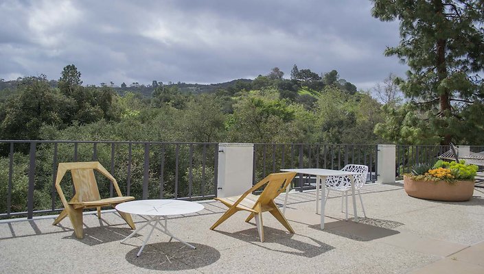 The-Park-Calabasas-Main-Building-Terrace-007