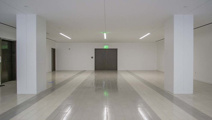 The-Park-Calabasas-Main-Building-VIP-Parking-019