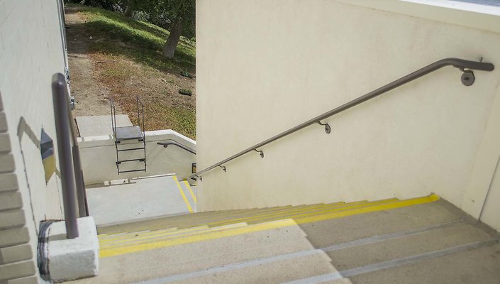 The-Park-Calabasas-Main-Building-Terrace-Pergulas-013