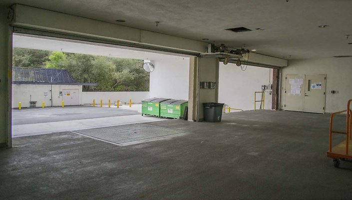 The-Park-Calabasas-Loading-Dock-014