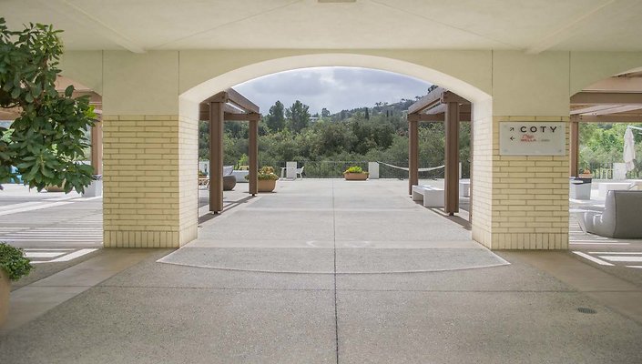 The-Park-Calabasas-Main-Building-Terrace-Pergulas-014