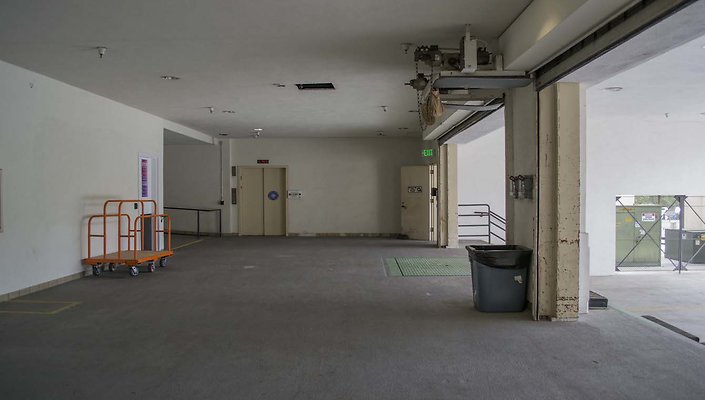 The-Park-Calabasas-Loading-Dock-017