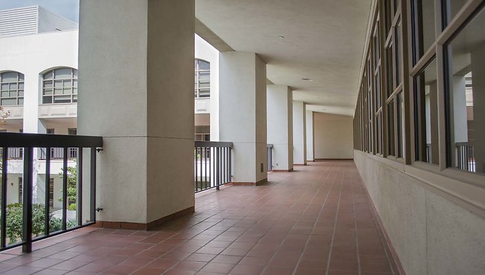 The-Park-Calabasas-Main-Building-Courtyard-021