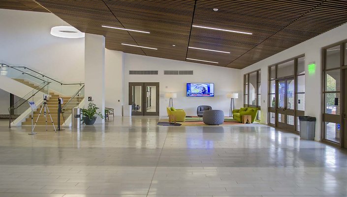 The-Park-Calabasas-Main-Building-Lobby-010