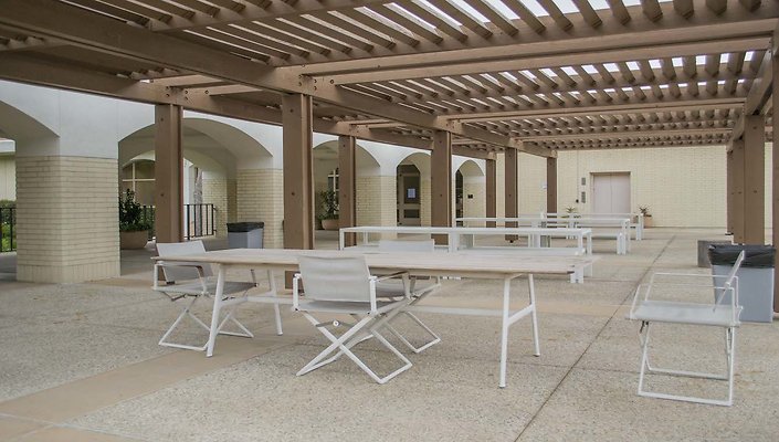 The-Park-Calabasas-Main-Building-Terrace-Pergulas-007