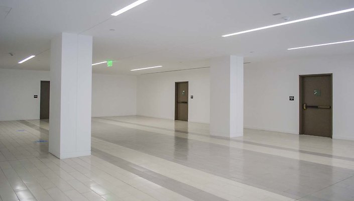 The-Park-Calabasas-Main-Building-VIP-Parking-021