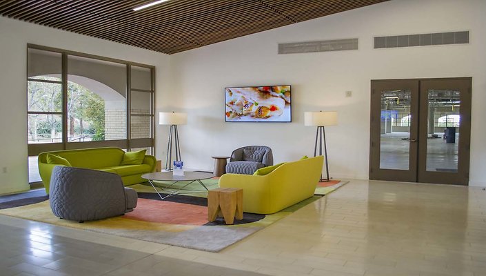 The-Park-Calabasas-Main-Building-Lobby-013