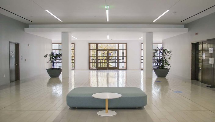 The-Park-Calabasas-Main-Building-Lobby-029