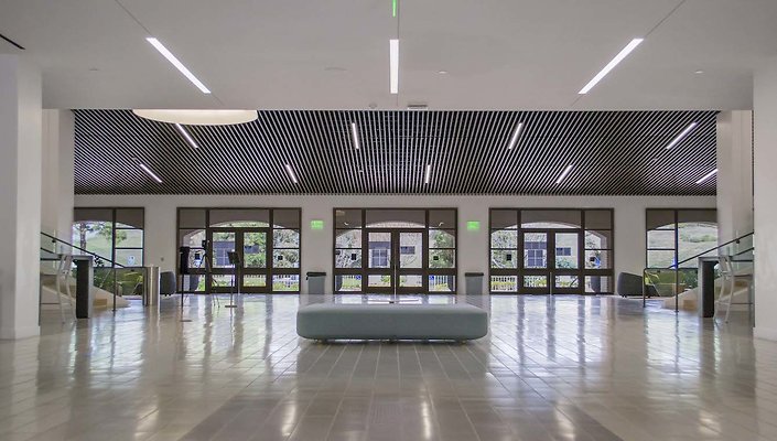 The-Park-Calabasas-Main-Building-Lobby-032