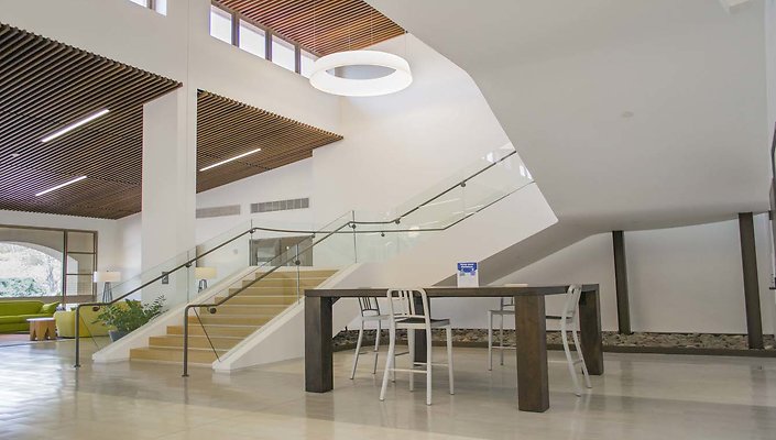 The-Park-Calabasas-Main-Building-Lobby-023