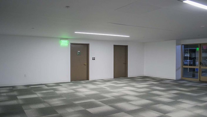 The-Park-Calabasas-Main-Building-Tenant-Parking-009