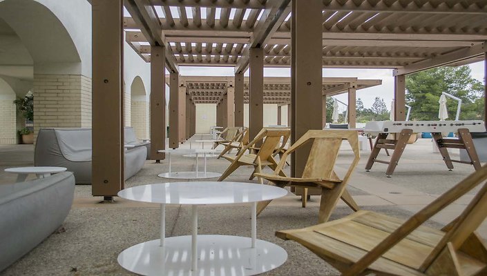 The-Park-Calabasas-Main-Building-Terrace-Pergulas-002