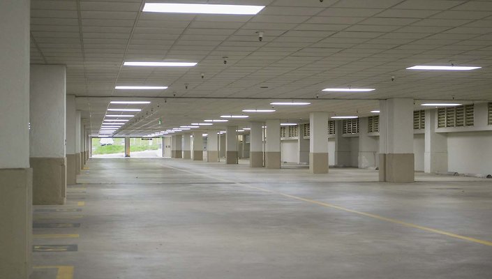 The-Park-Calabasas-Main-Building-VIP-Parking-007