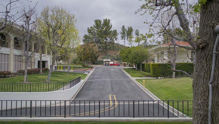 The-Park-Calabasas-1st-Floor-East-Corridor-007