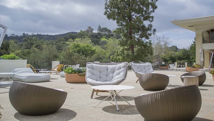 The-Park-Calabasas-Main-Building-Terrace-010