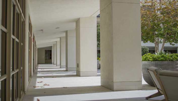 The-Park-Calabasas-Main-Building-Courtyard-032