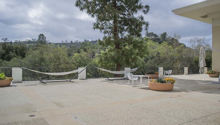 The-Park-Calabasas-Main-Building-Terrace-009