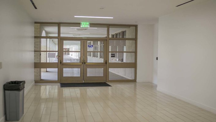 The-Park-Calabasas-1st-Floor-East-Corridor-004