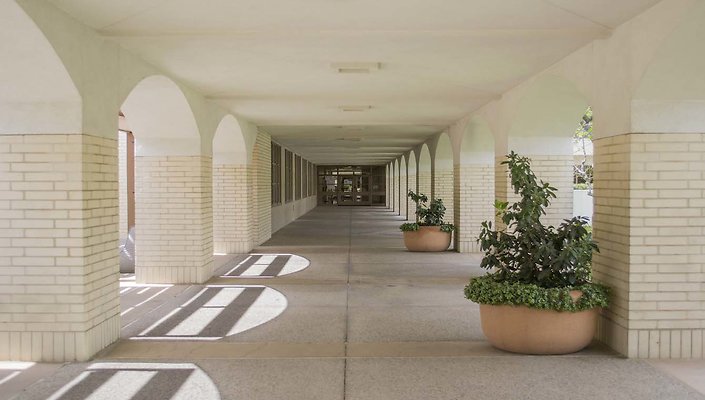 The-Park-Calabasas-Main-Building-Terrace-Pergulas-015
