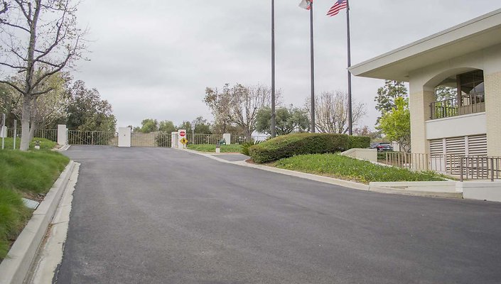 The-Park-Calabasas-Main-Building-VIP-Parking-004