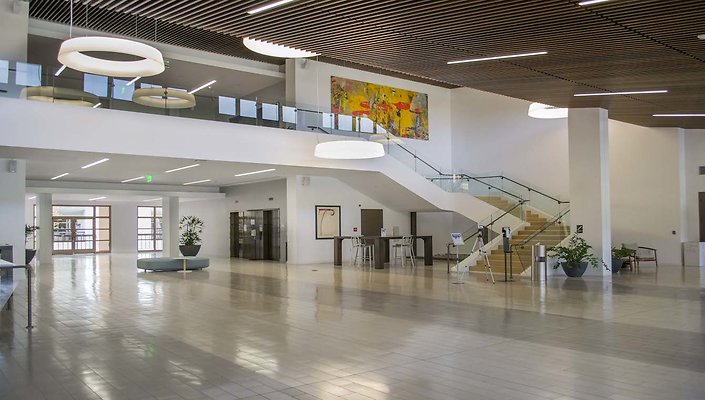 The-Park-Calabasas-Main-Building-Lobby-008