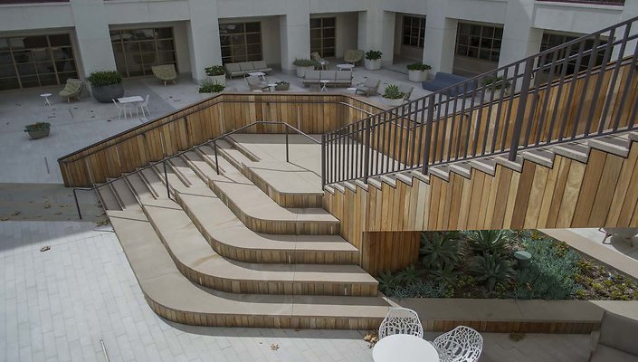 The-Park-Calabasas-Main-Building-Courtyard-004