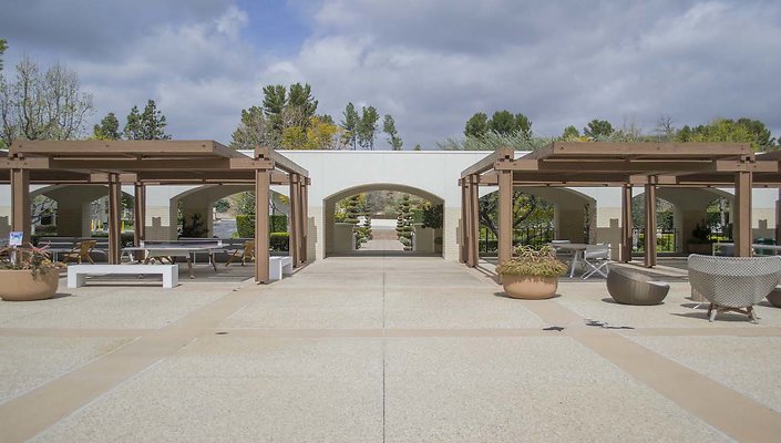 The-Park-Calabasas-Main-Building-Terrace-004