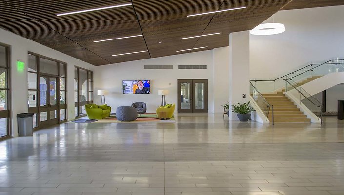 The-Park-Calabasas-Main-Building-Lobby-005