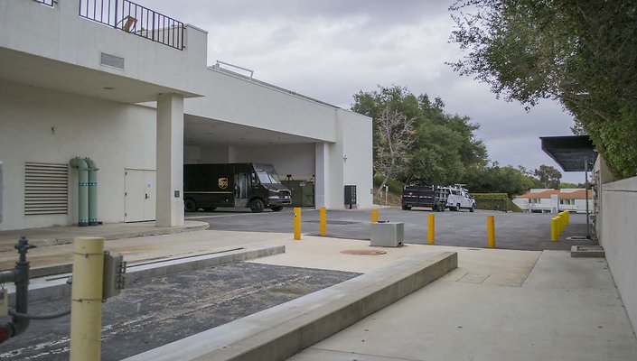 The-Park-Calabasas-Loading-Dock-001