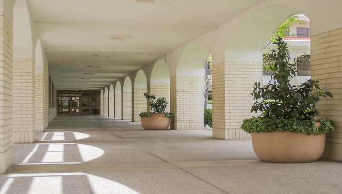 The-Park-Calabasas-Main-Building-Terrace-Pergulas-016