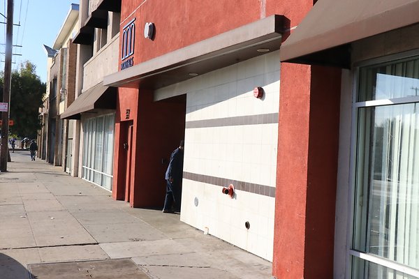 3871Western laundromat - 066