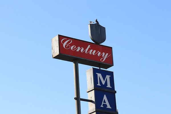 3871Western laundromat - 103