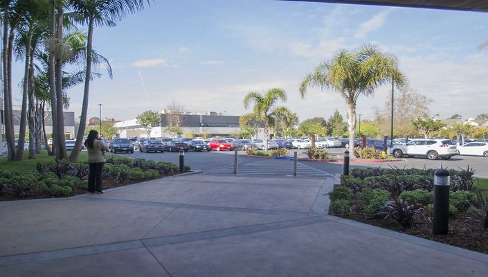 Marina-Park-4551-Glenco-Ave-Plaza-004