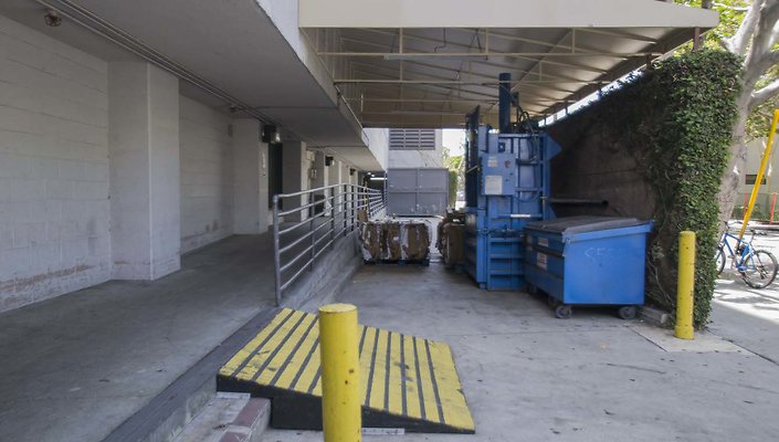 Sofitel-LA-at-Beverly-Hills-Loading-Dock-001
