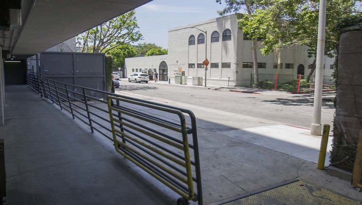 Sofitel-LA-at-Beverly-Hills-Loading-Dock-004