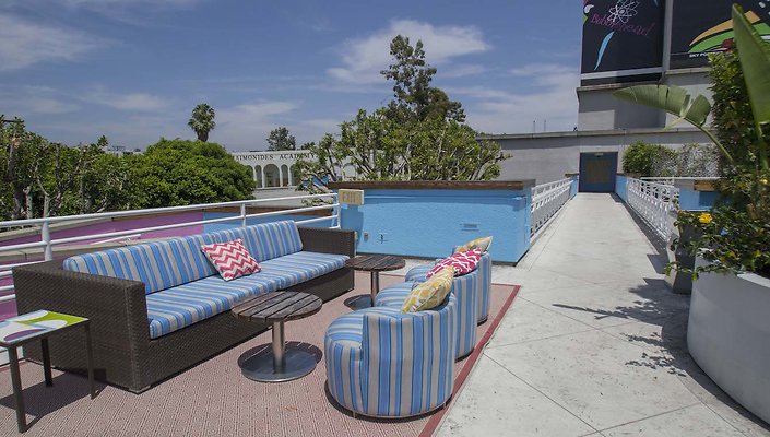 Sofitel-LA-at-Beverly-Hills-Pool-Deck-003
