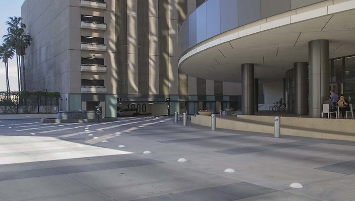 The-Plaza-Drive-Way-006