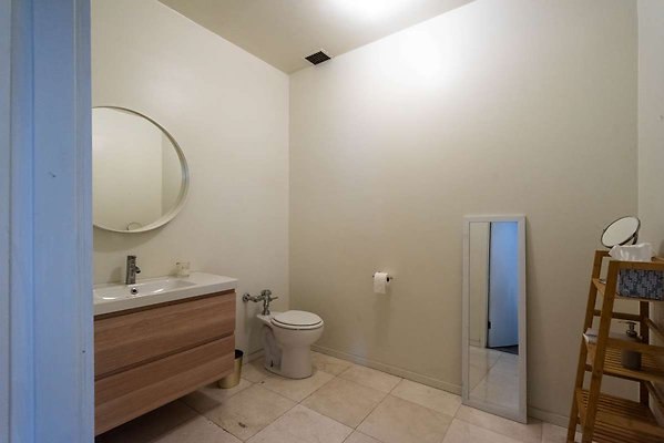 12999 bath 1