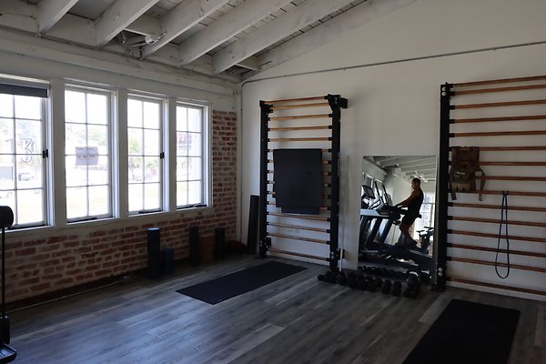 Pharos Gym UpperMain Cardio - 18 of 27
